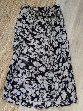 Bécool Women’s Black and White Floral Midi Skirt